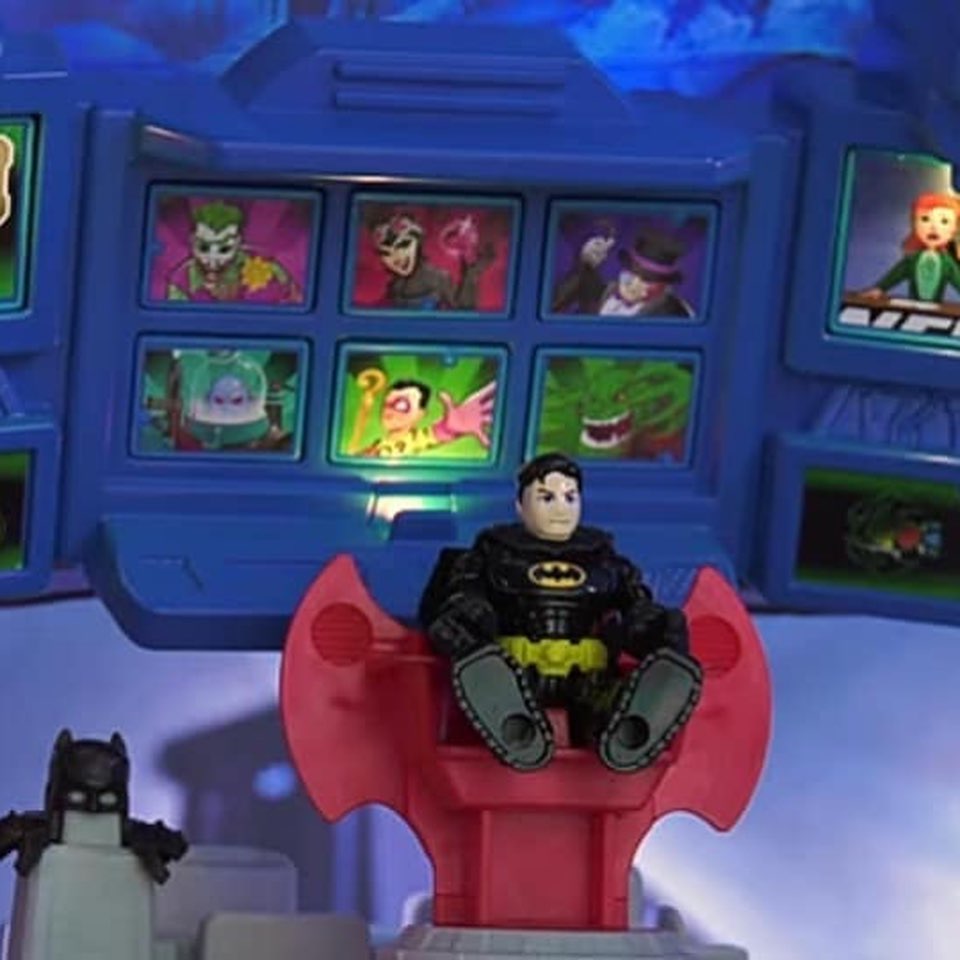 imaginext batcave figures